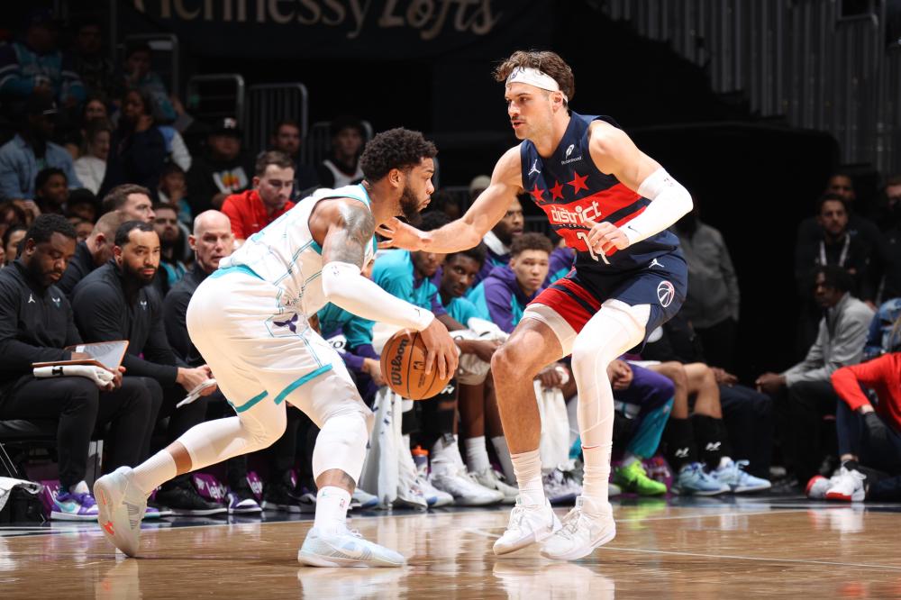 他的任务更 他的任务更